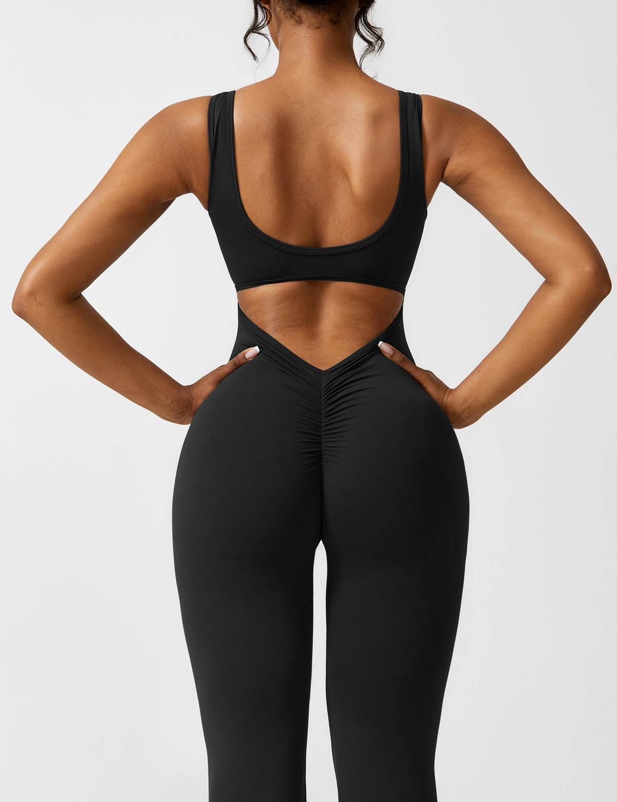 Roberta Fit™ Smukły kombinezon z klapką z tyłu