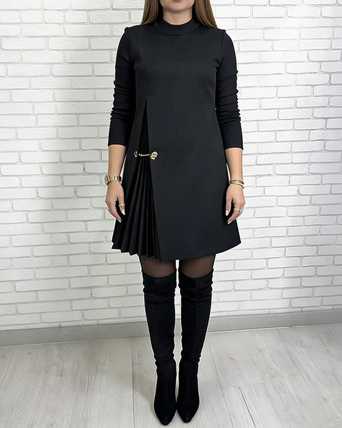 Giada Fiorini Elegant Lightweight Spring Dress - side profile view of the dress