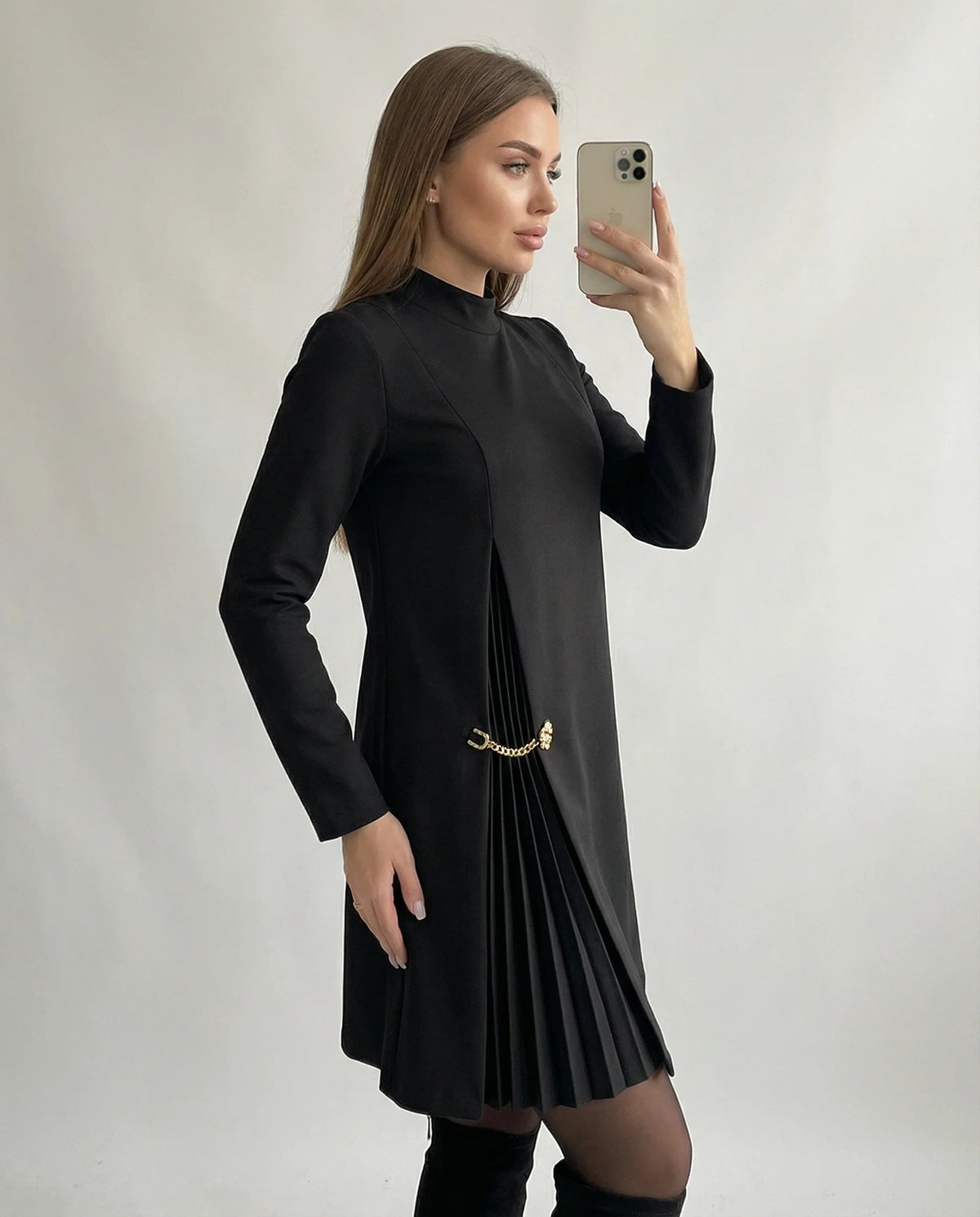 Giada Fiorini Elegant Lightweight Spring Dress - main front view of the dress